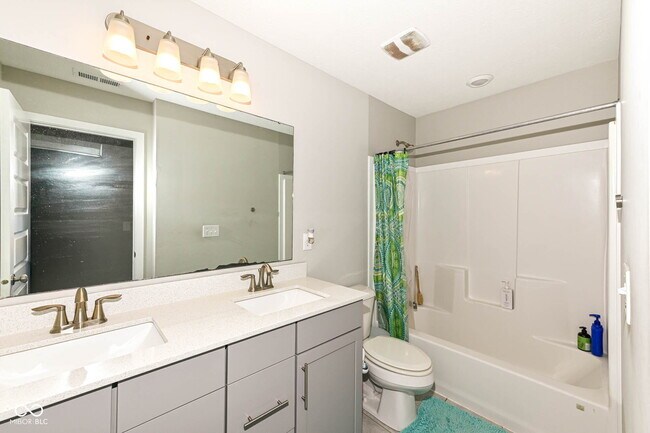 Building Photo - 9904 Delmore Dr