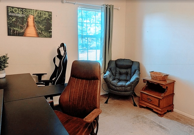 Building Photo - 688 W Paddle Wheel Ct