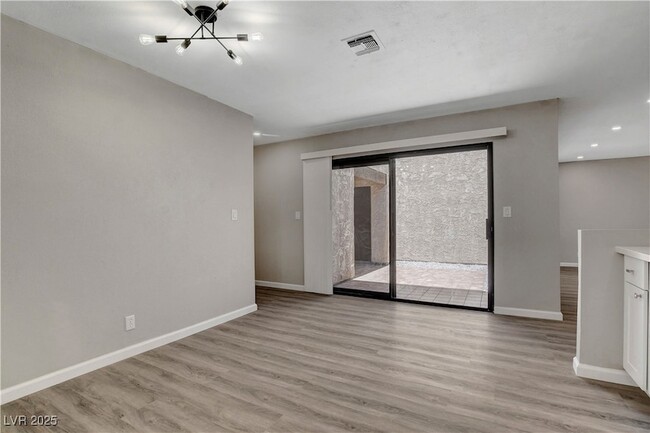 Building Photo - 612 Buttonwood Ln