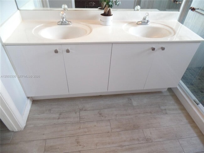 Building Photo - 1365 Majesty Terrace