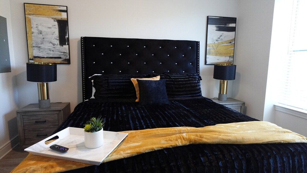 Building Photo - 9127 Town Center Pkwy