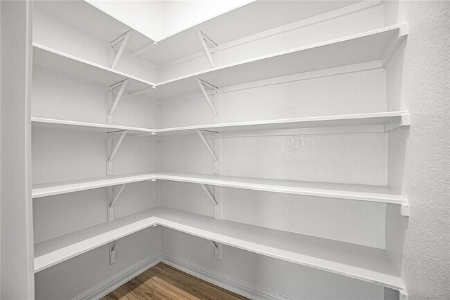 Building Photo - 412 Breccia Trl