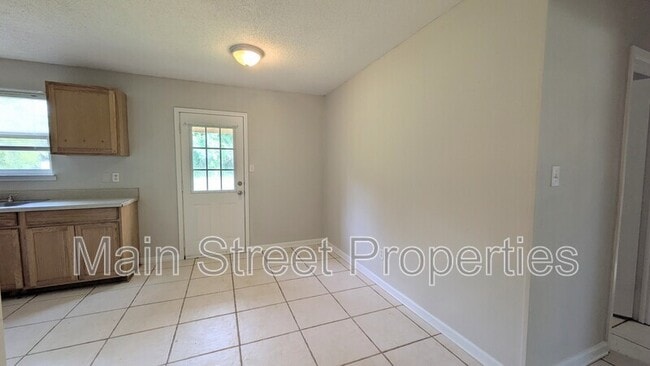 Building Photo - 1022 Woodbury Pl