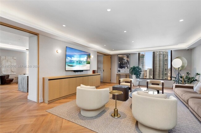 Building Photo - 121 NE 5th St