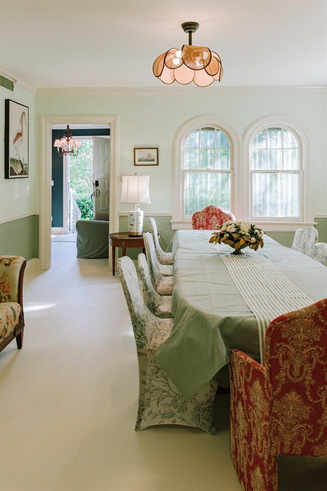 Building Photo - 519 28th St