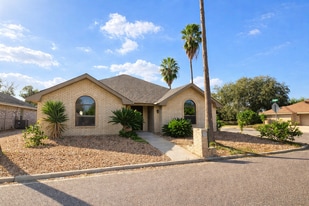 Building Photo - 1601 Debby Ln