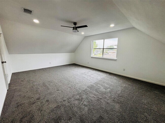 Building Photo - 16246 Los Altos Dr