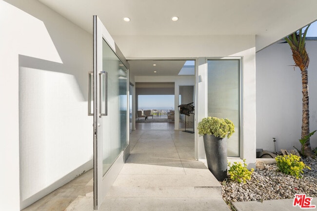 Building Photo - 10134 Angelo View Dr