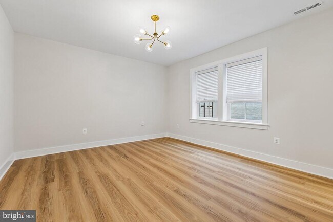 Building Photo - 6101 Berkshire Dr