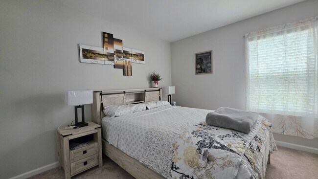 Building Photo - 506 Woodside Dr