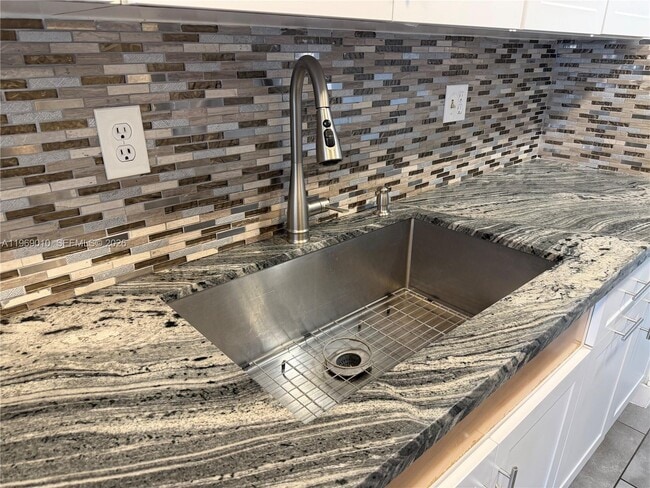 Building Photo - 853 NW 81st Terrace