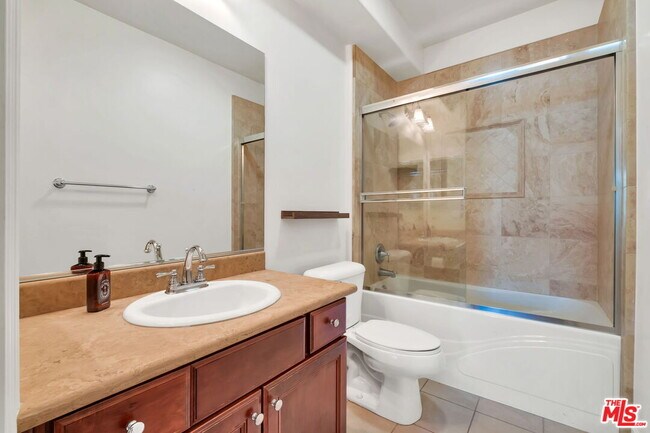 Building Photo - 15206 Burbank Blvd