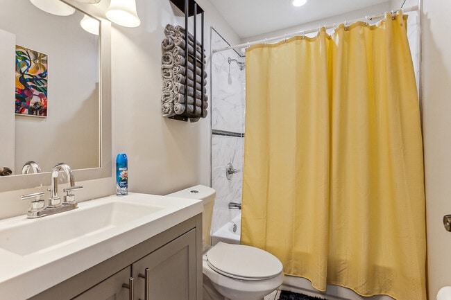 Building Photo - 2331 Feliciana St