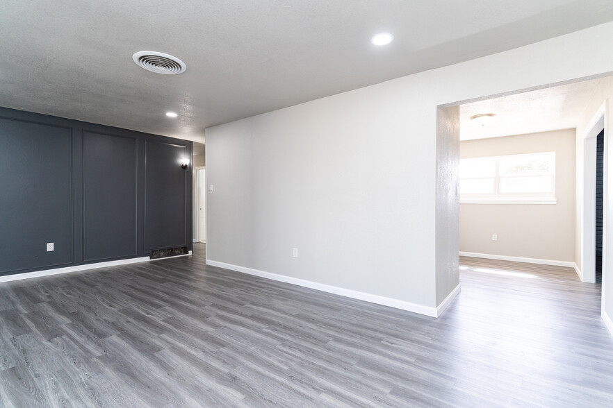 Main Living Room - 4220 Wayside Ave