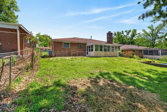 Building Photo - 2047 Goodale Ave