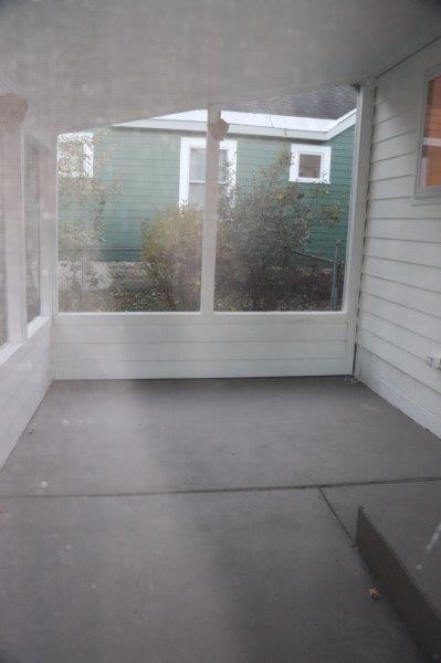 Building Photo - 300 Caroline St