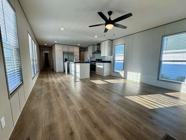 Building Photo - 5108 Caicos Calle