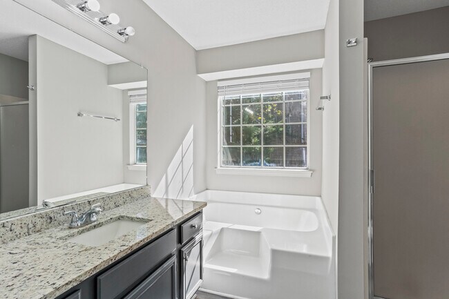 Building Photo - 7380 Hunters Ridge Dr