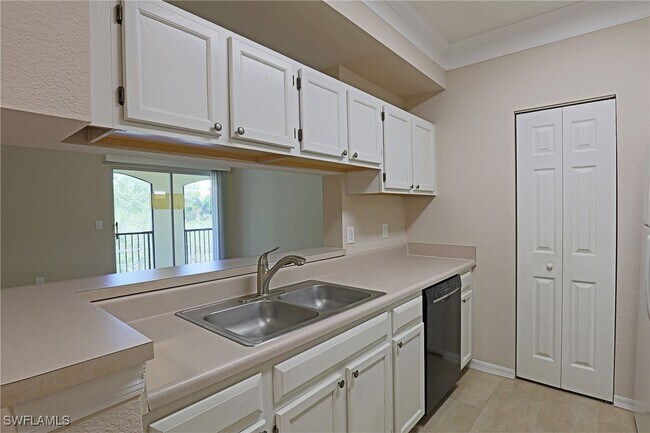 Building Photo - 11521 Villa Grand