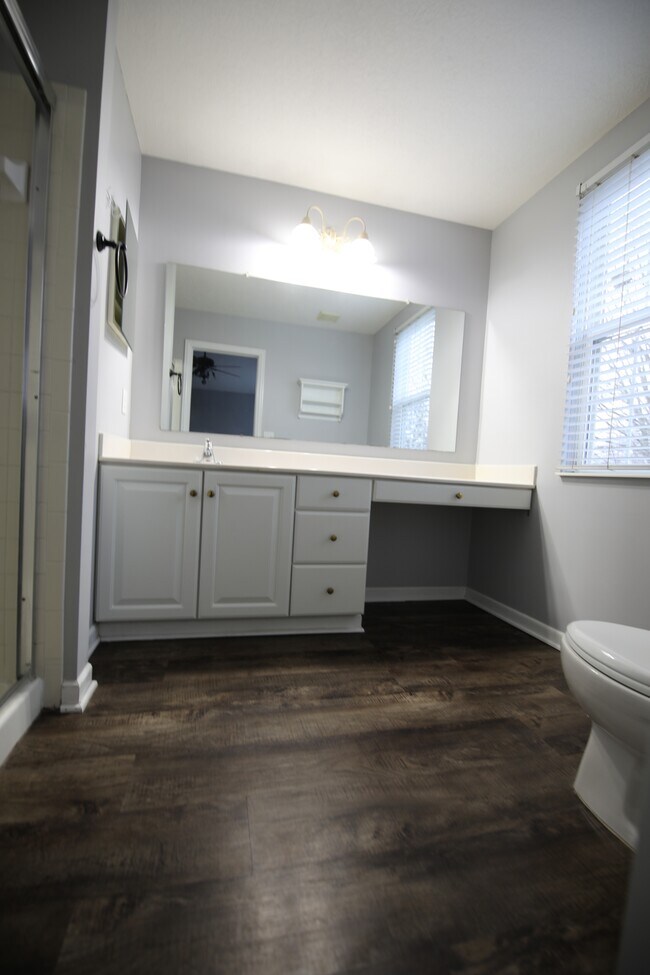 Building Photo - 4400 Greensbury Dr