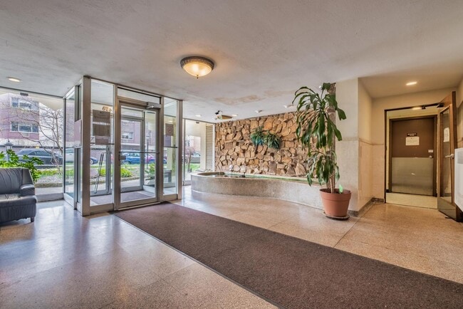 Building Photo - 5450 N Winthrop Ave