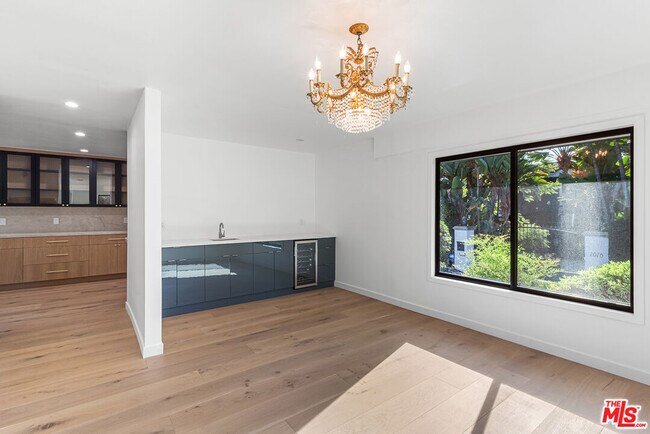 Building Photo - 5160 Los Feliz Blvd