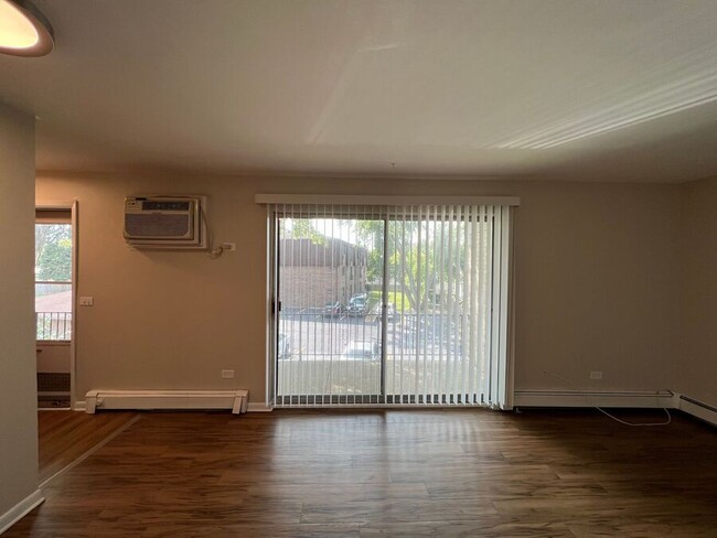 Building Photo - Cozy 1-Bed, 1-Bath Apartment in Villa Park...