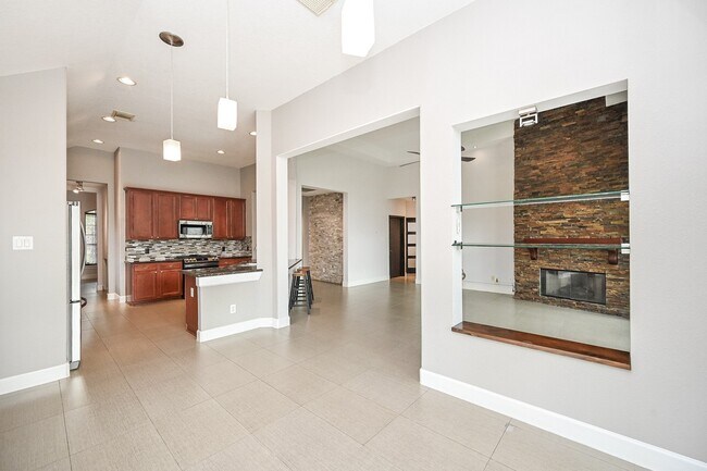 Building Photo - 146 Rocky Point Dr