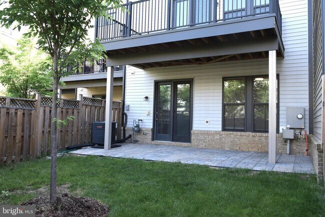 Building Photo - 23079 Sullivans Cove Sq