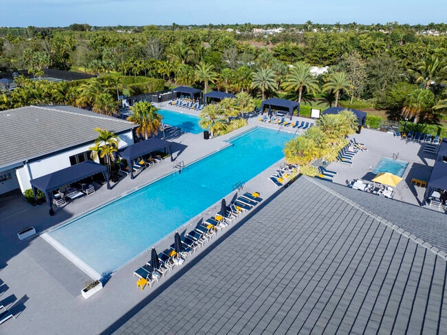 Building Photo - 17081 Five Waters Ave