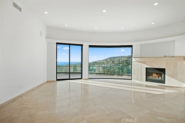 Building Photo - 648 Mystic View