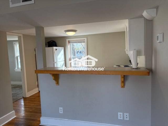 Building Photo - 305 1st Ave S