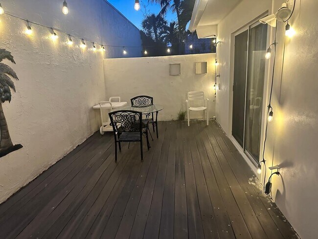 Building Photo - 103 W Sandpiper Cir