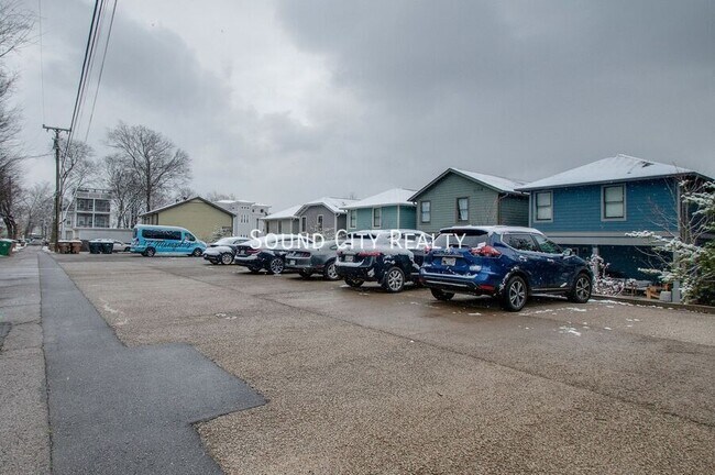 Building Photo - 1801 Sevier St