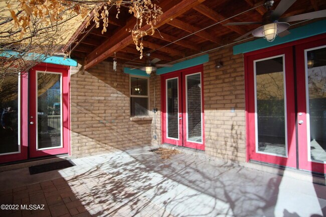 Building Photo - 10514 E Seven Generations Way