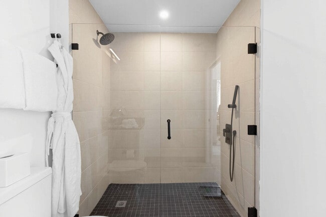 Building Photo - 225 N Miami Ave