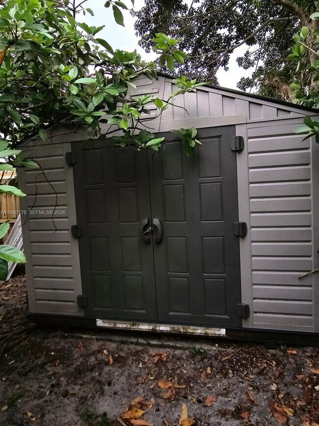 Building Photo - 10330 SW 53rd St