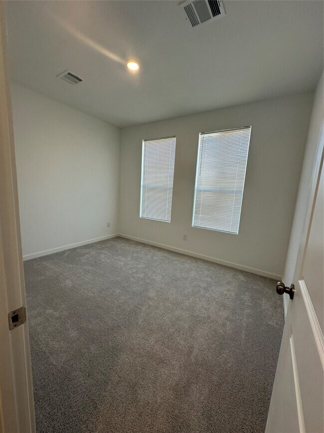 Building Photo - 16052 Tallis Dr