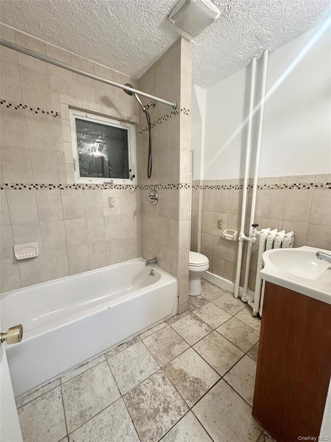 Building Photo - 525 E 5th St