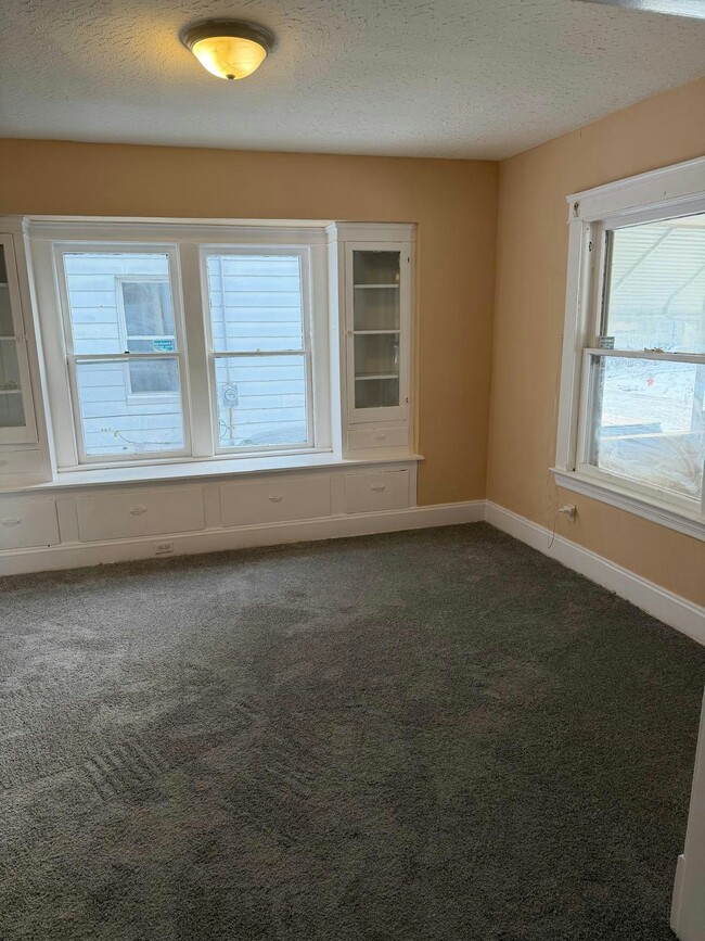 Building Photo - 3381 E 149th St