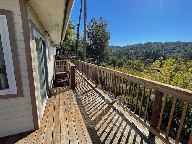 Building Photo - Spacious Home In Lafayette Hills