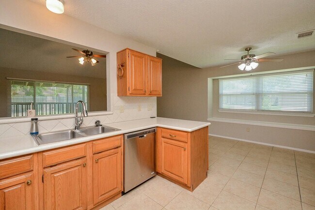 Building Photo - 2119 Landcircle Ct