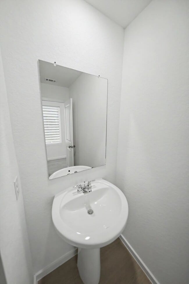 Building Photo - 4835 Daisy Blossom