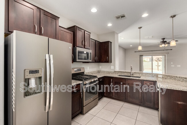 Building Photo - 41540 N Jacaranda Ct