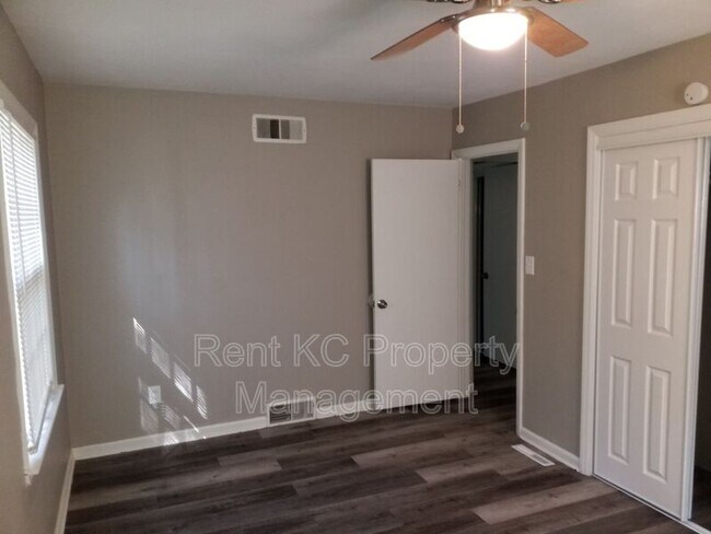 Building Photo - 4608 Ridgeway Ave