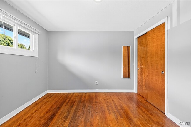 Building Photo - 216 Pine Grove St