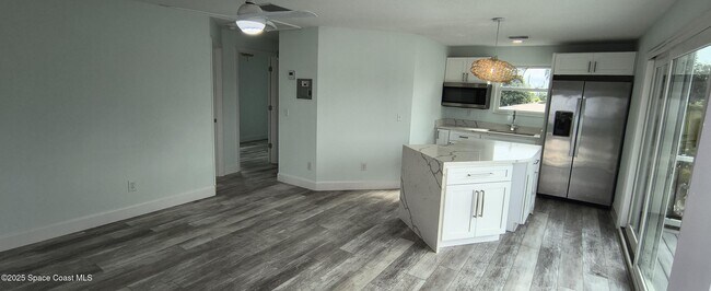 Building Photo - 216 NE 3rd St