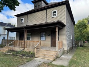 Building Photo - 99 Whitethorne Ave