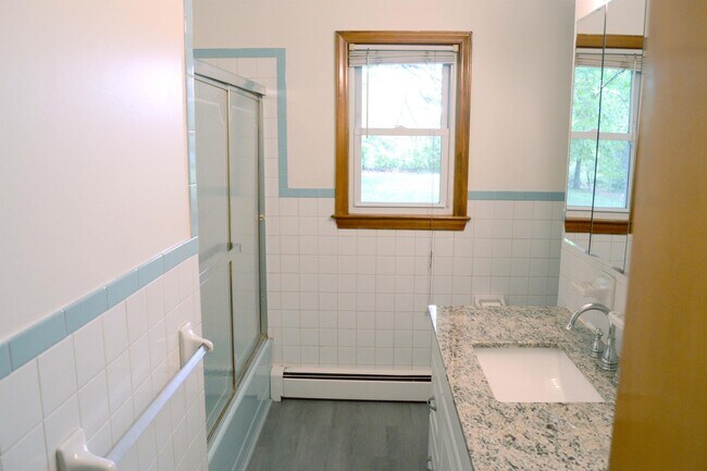 Building Photo - 279 Poe Dr