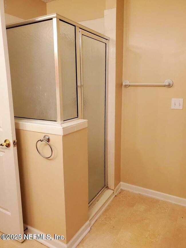 Building Photo - 1058 Waterfall Dr
